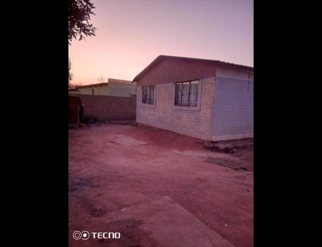 2 BEDROOM HOUSE FOR SALE IN SOSHANGUVE SOUTH